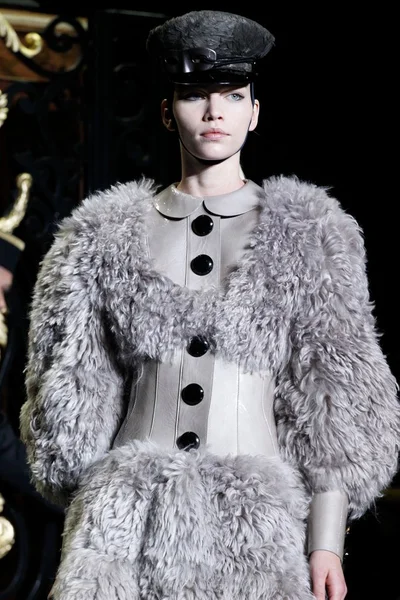 Look 93